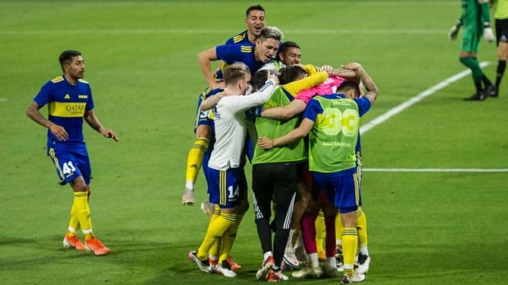 Festeja Boca , quedo entre los 4 mejores de La Copa Argentina.