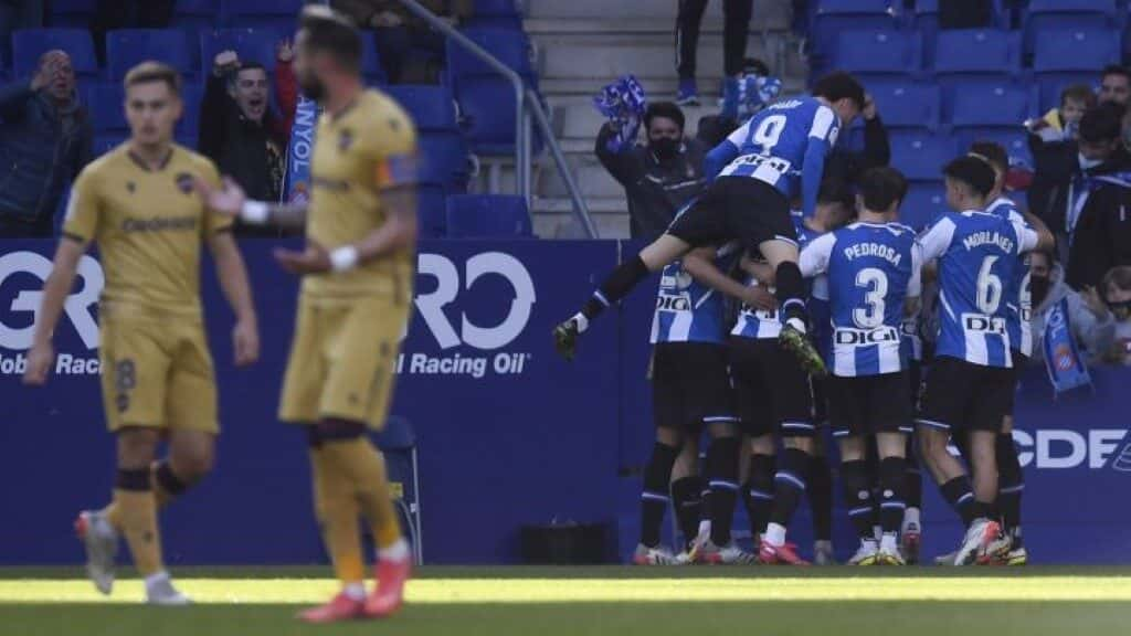 ESPANYOL Y LEVANTE A PURO GOLES, SEVILLA GANA POR LA MÍNIMA