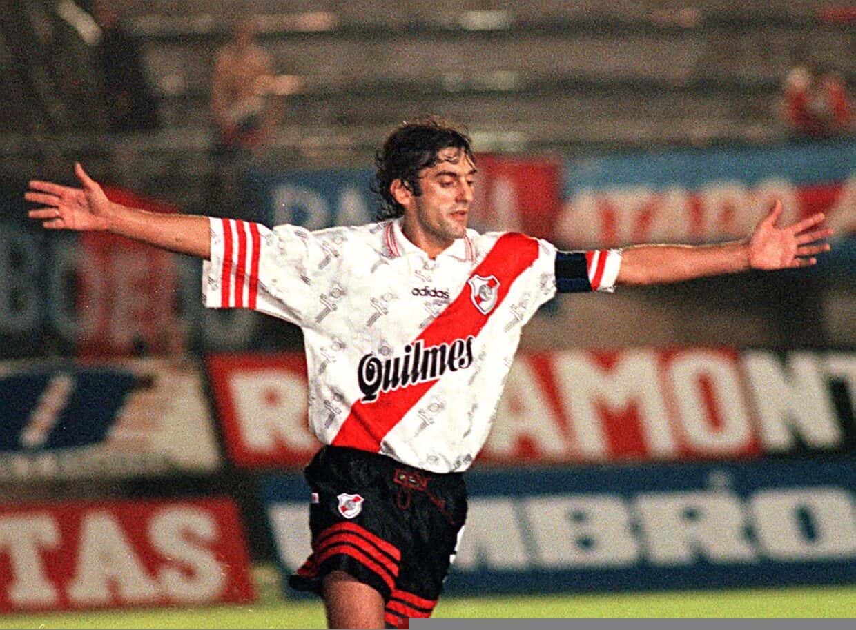 SE CUMPLEN 26 AÑOS DEL GOL NÚMERO 100 DE ENZO FRANCESCOLI EN ARGENTINA -  Notigital