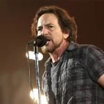 61 AÑOS CUMPLE EDDIE VEDDER MÚSICO LÍDER DE PEARL JAM