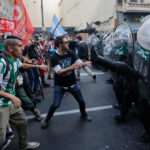 BRUTAL REPRESIÓN A JUBILADOS Y HINCHAS HOY